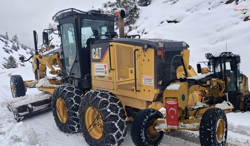 Büyükşehir’den kırsalda gece gündüz kar mesaisi