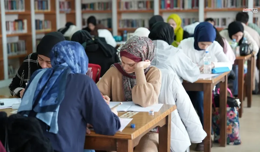 Kahramanmaraş'ta 4 bin öğrenci, ücretsiz KPSS denemesi yaptı