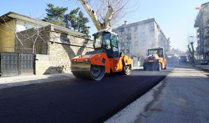 Kahramanmaraş’ta yol iyileştirme çalışmaları hız kesmeden sürüyor