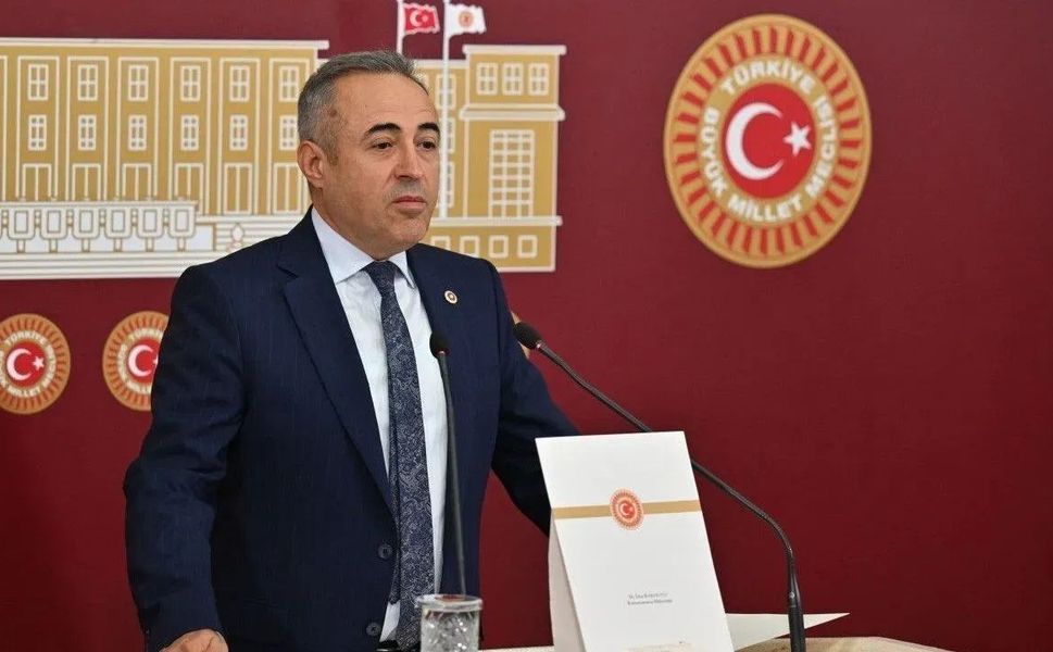 Vekil Karatutlu: “Tozdan Kurtulduk, Bu Kez Çamura Saplandık!”