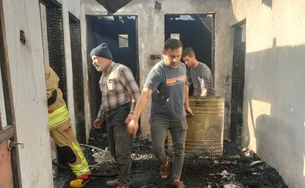 Kahramanmaraş'ta İki Katlı Konut Alevlere Teslim Oldu