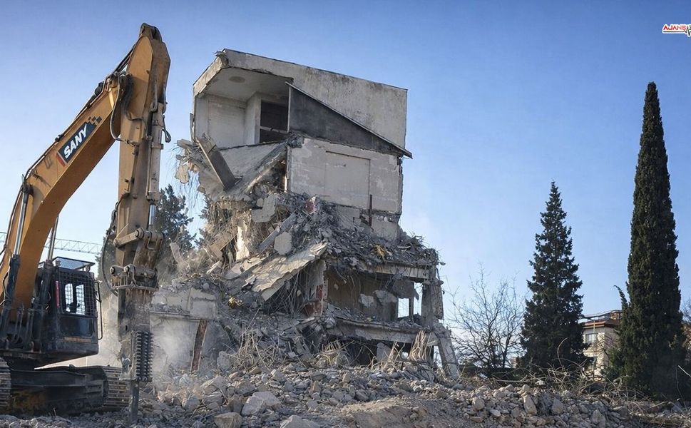 5 Nisan İlköğretim Okulu'nun yıkımı tamamlandı