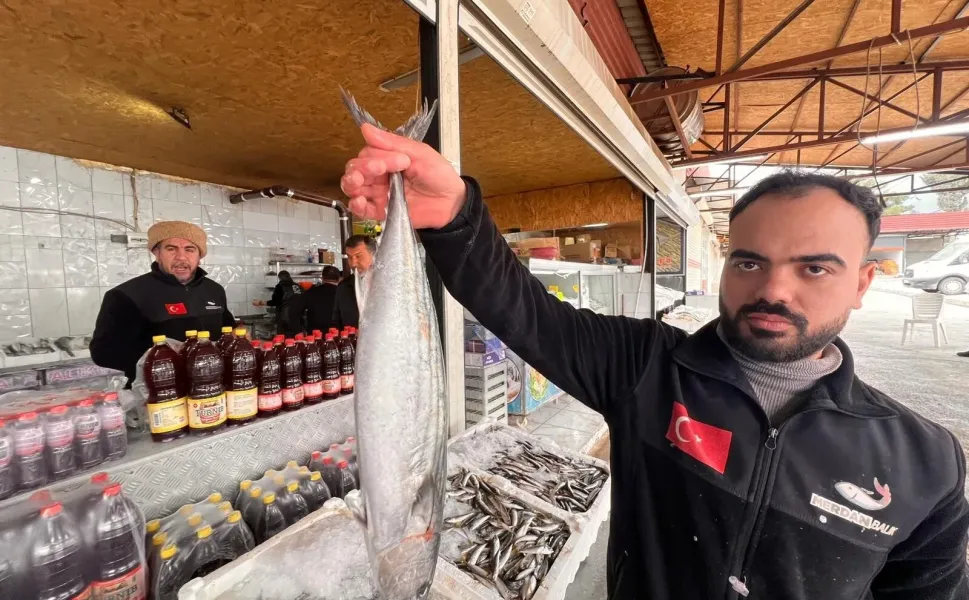 Depremin Merkezinde Askıda Balık Uygulaması Ramazan Sofralarına Umut Oldu