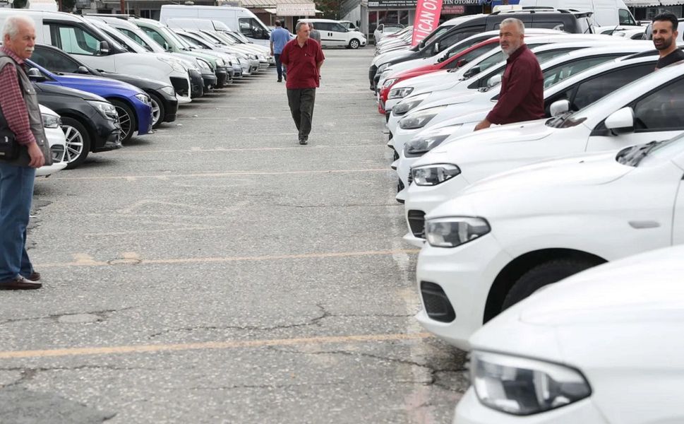 Araç almak isteyenlere ikinci el sürprizi: 400 bin liradan satılacaklar