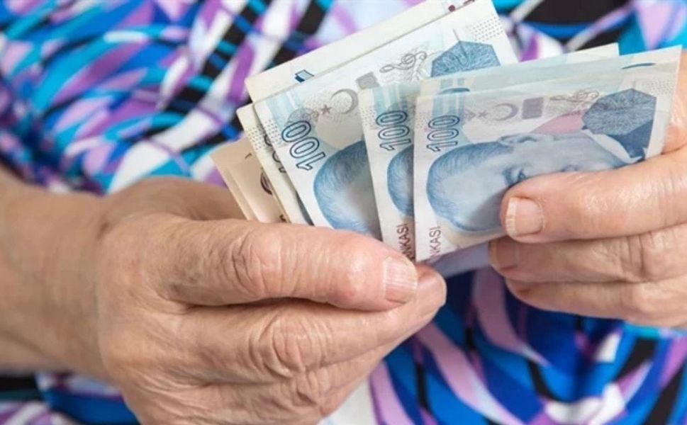 Emeklilere 90 bin TL'lik promosyon! Bankalar kesenin ağzını açtı