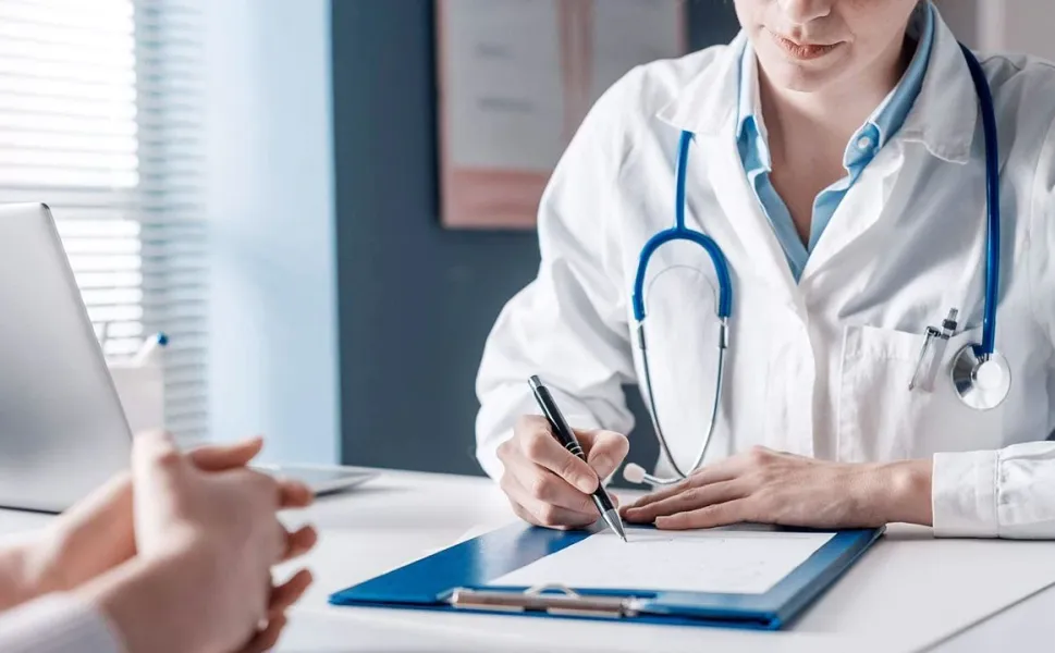 Geçmeyen öksürüğü olanlar dikkat: Altından bu hastalık çıkabilir!