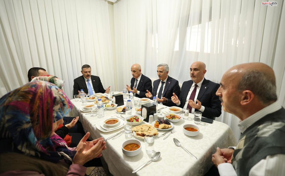 Mustafa Çiftçi, Depremden Etkilenen Kahramanmaraşlı Aileyle İftar Açtı