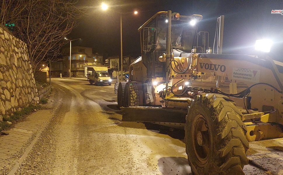 Kahramanmaraş Büyükşehir Belediyesi, yağışların tahribatını gideriyor
