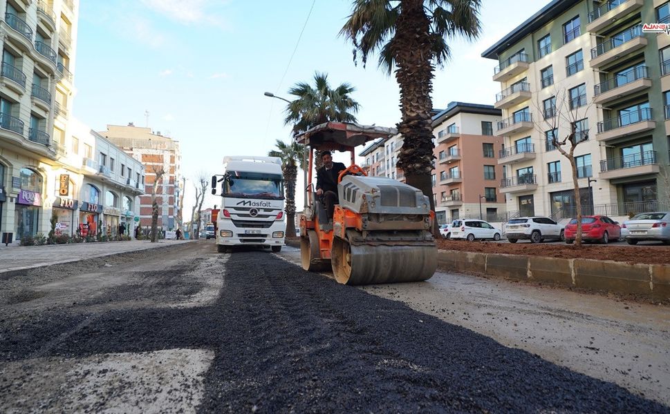 Trabzon Bulvarı'nda altyapı tamam, üstyapı onarımı gerçekleştiriliyor