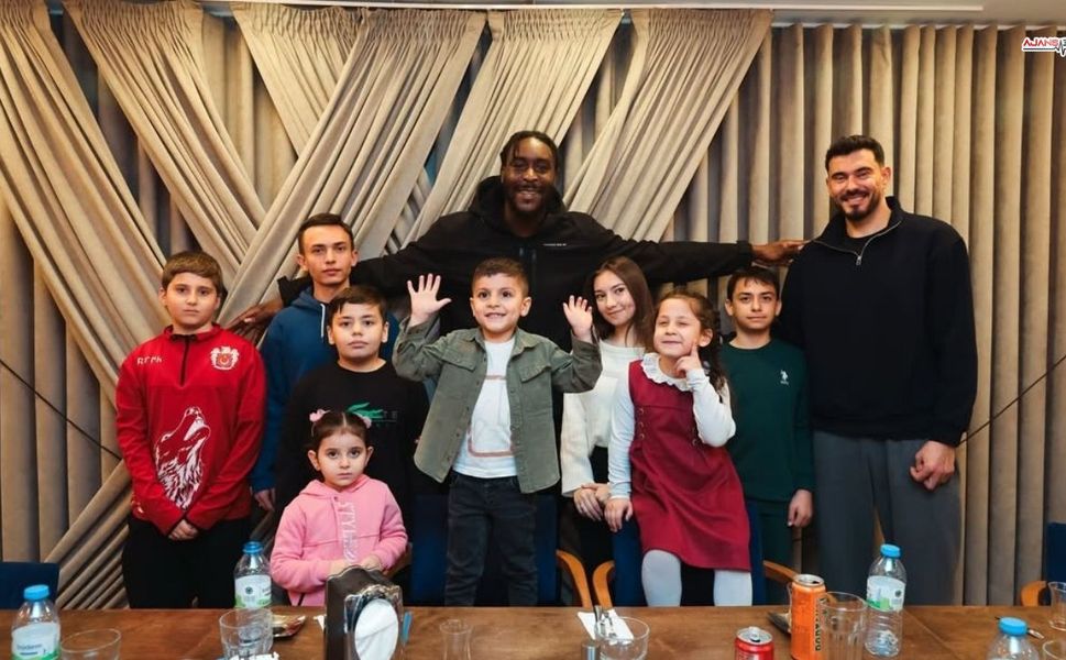 Kipaş İstiklal Depremzede Çocuklarla Aynı Sofrada Buluştu