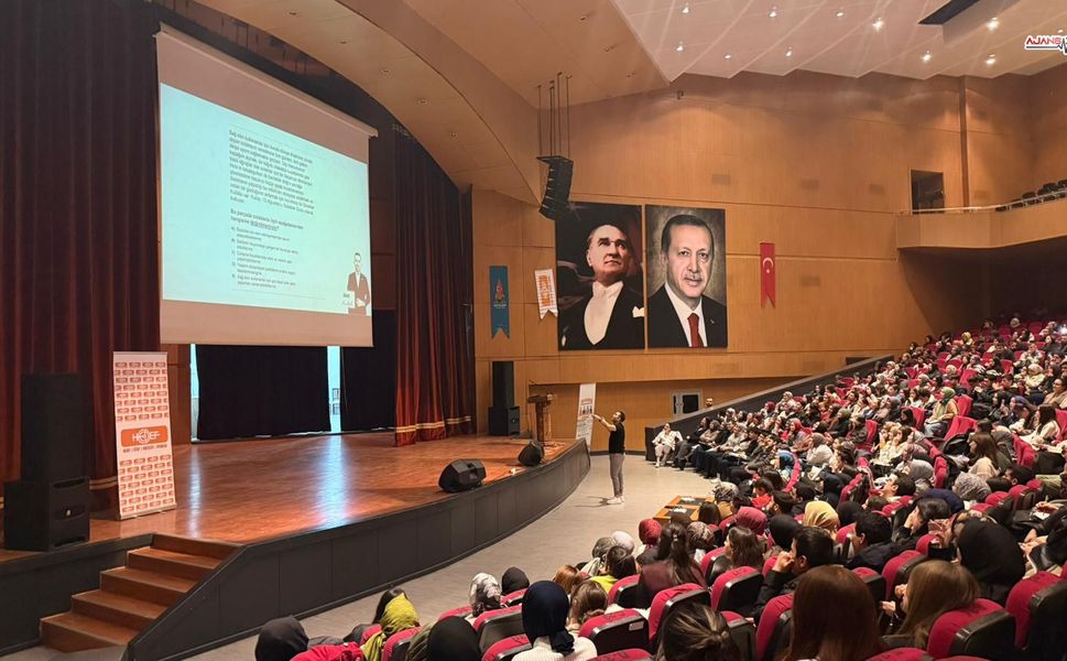 Onikişubat Belediyesi, YKS ve KPSS Kazandıran Taktikler Kampı’nı Başlattı