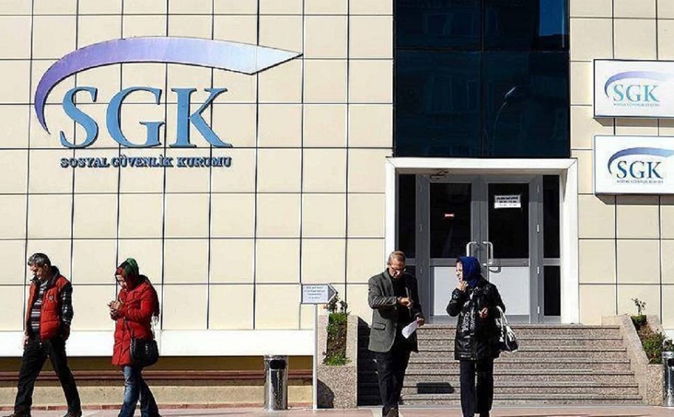 SGK binlerce kişinin emekli maaşını kesecek: Bu kapsama girenler dikkat!