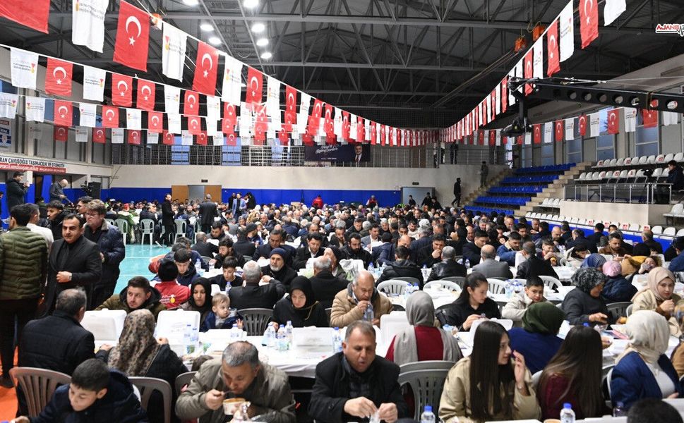 Türkoğlu’nda binlerce kişi aynı iftar sofrasında buluştu