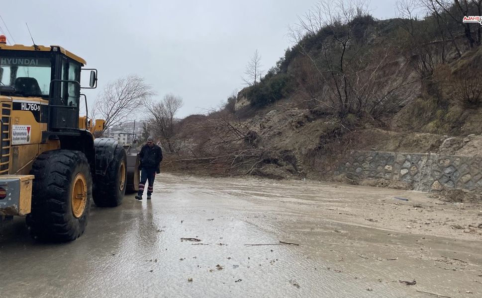 Andırın, Çağlayancerit ve Pazarcık’ta yol güvenliği sağlanıyor
