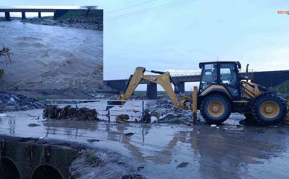 Yarım Asırlık Aksu Köprüsü Selde Hasar Gördü