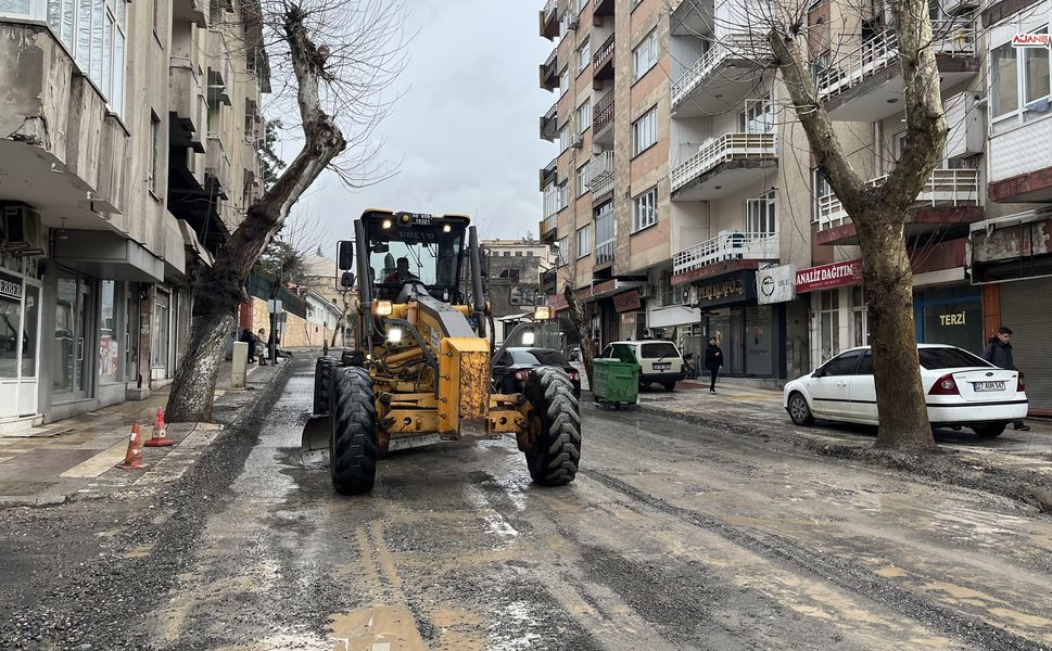 Kahramanmaraş’ta yağmur sonrası yollar hızlıca onarılıyor