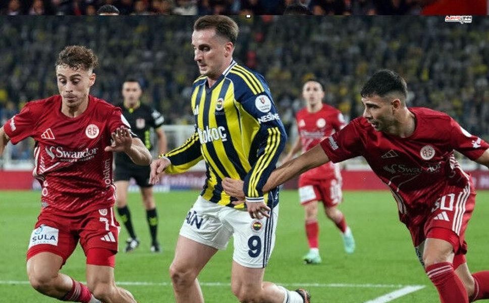 Fenerbahçe İlk Yarıyı Geride Kapattı: 1-0