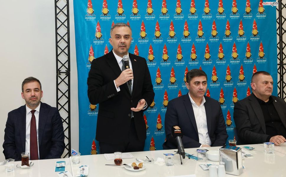 Başkan Toptaş muhtarlarla iftar programında buluştu
