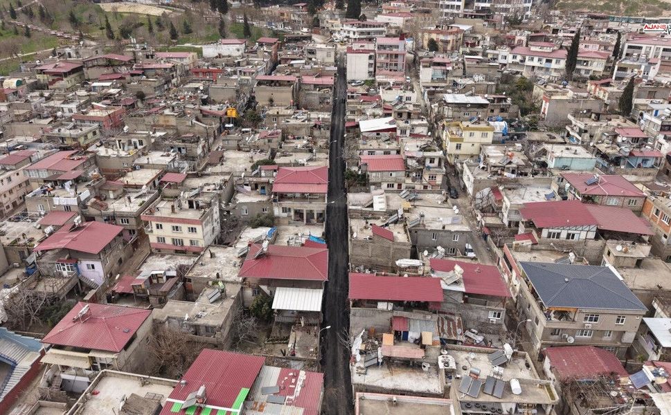 Onikişubat ve Dulkadiroğlu’nda sıcak asfalt çalışmaları başladı