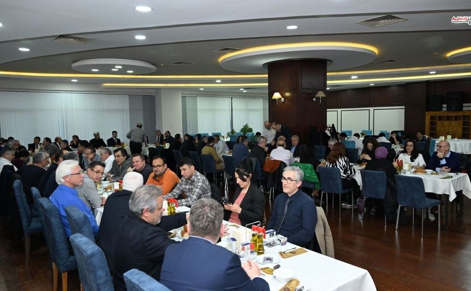 KSÜ’de Akademisyenler İftar Programında Buluştu